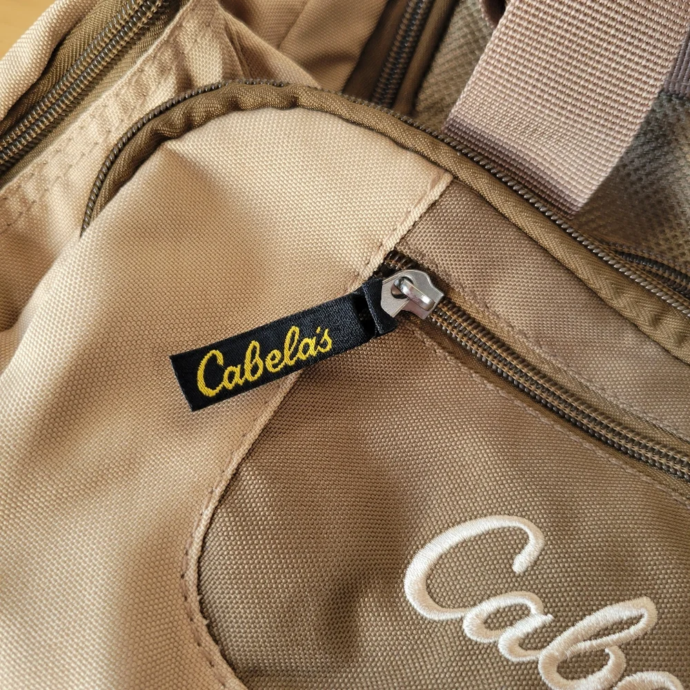 Cabela's Tan and Brown Men's Duffle Bag NWOT 15 Inches Shoulder Strap